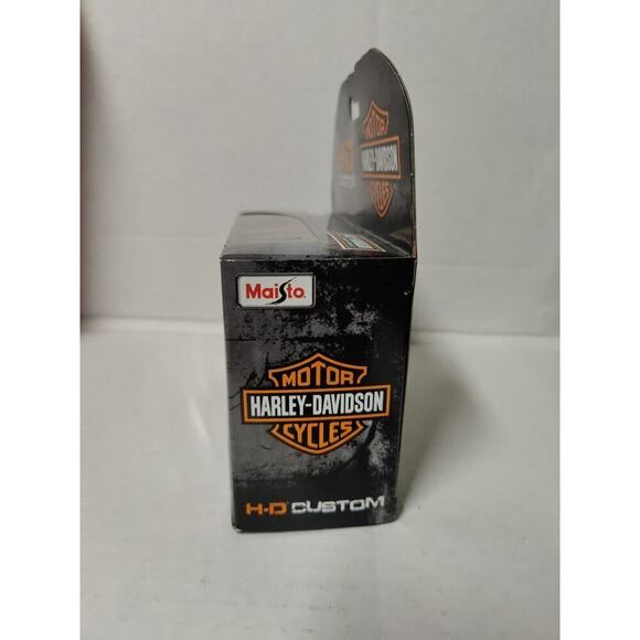 Harley-Davidson Motorcycles HD Custom Series 42 2009 FDXFSE CVO "Fat Bob" Blue - Picture 7 of 15